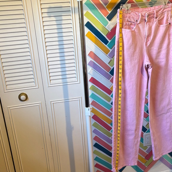 Old Navy Pink Women's Straight Leg Jeans - Picture 5 of 9
